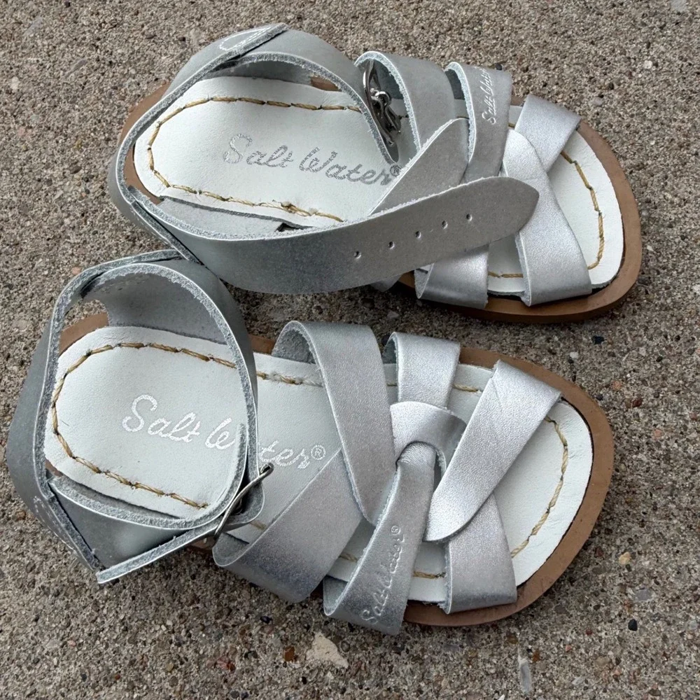 Salt Water Sandals Hoy Shoe Co Original 812 Silver Metallic Leather Kids Sz 5